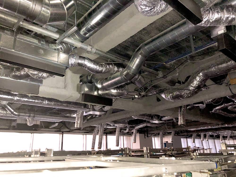 複合施設内ダクト